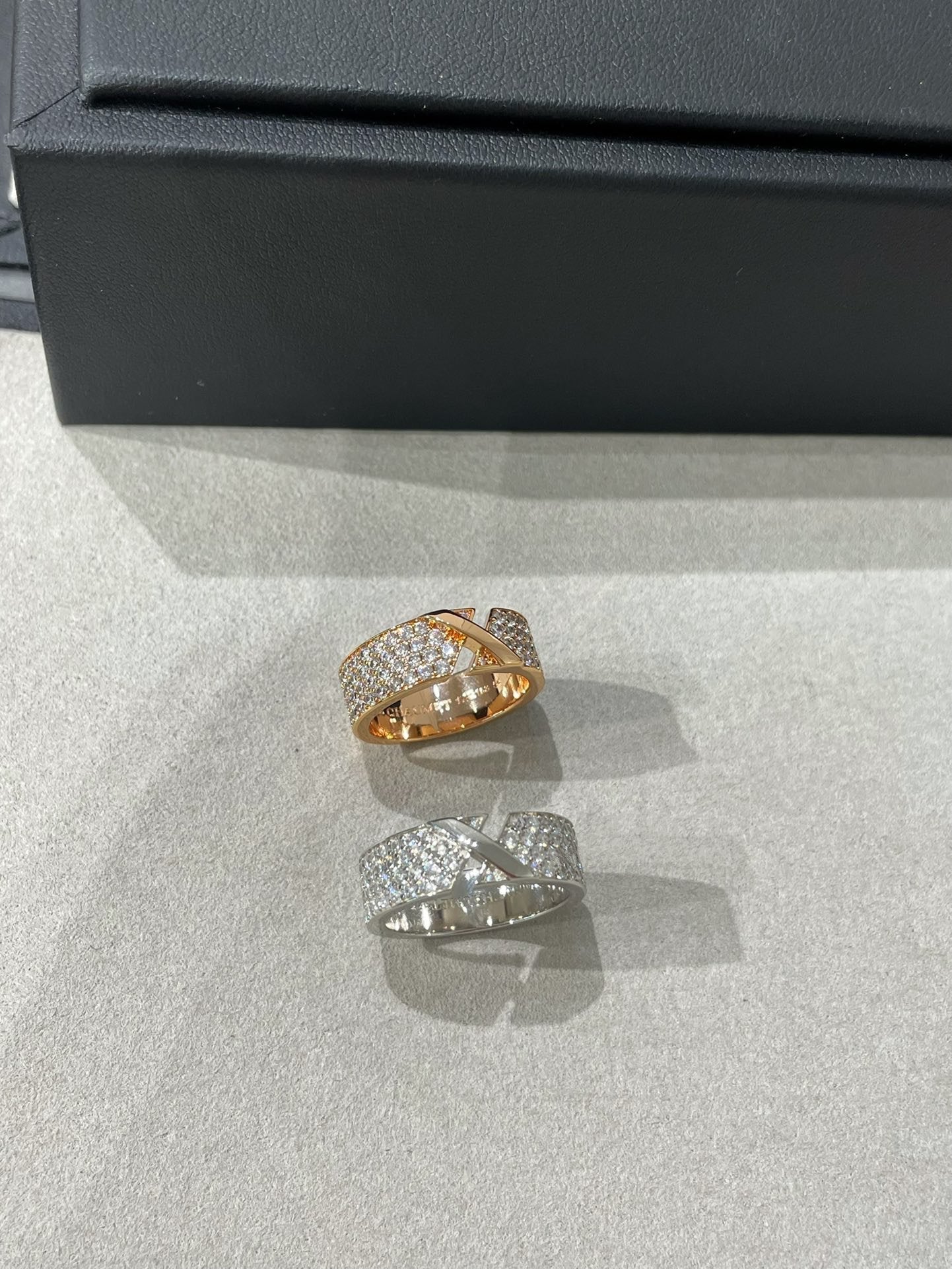 [Panda Jewelry]LIENS EVIDENCE  DIAMOND PAVED RING