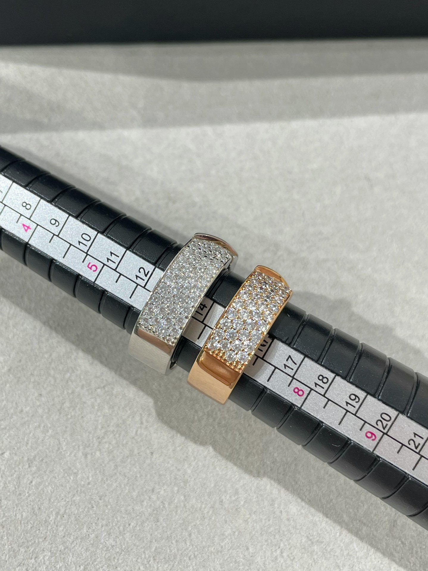 [Panda Jewelry]LIENS EVIDENCE  DIAMOND PAVED RING