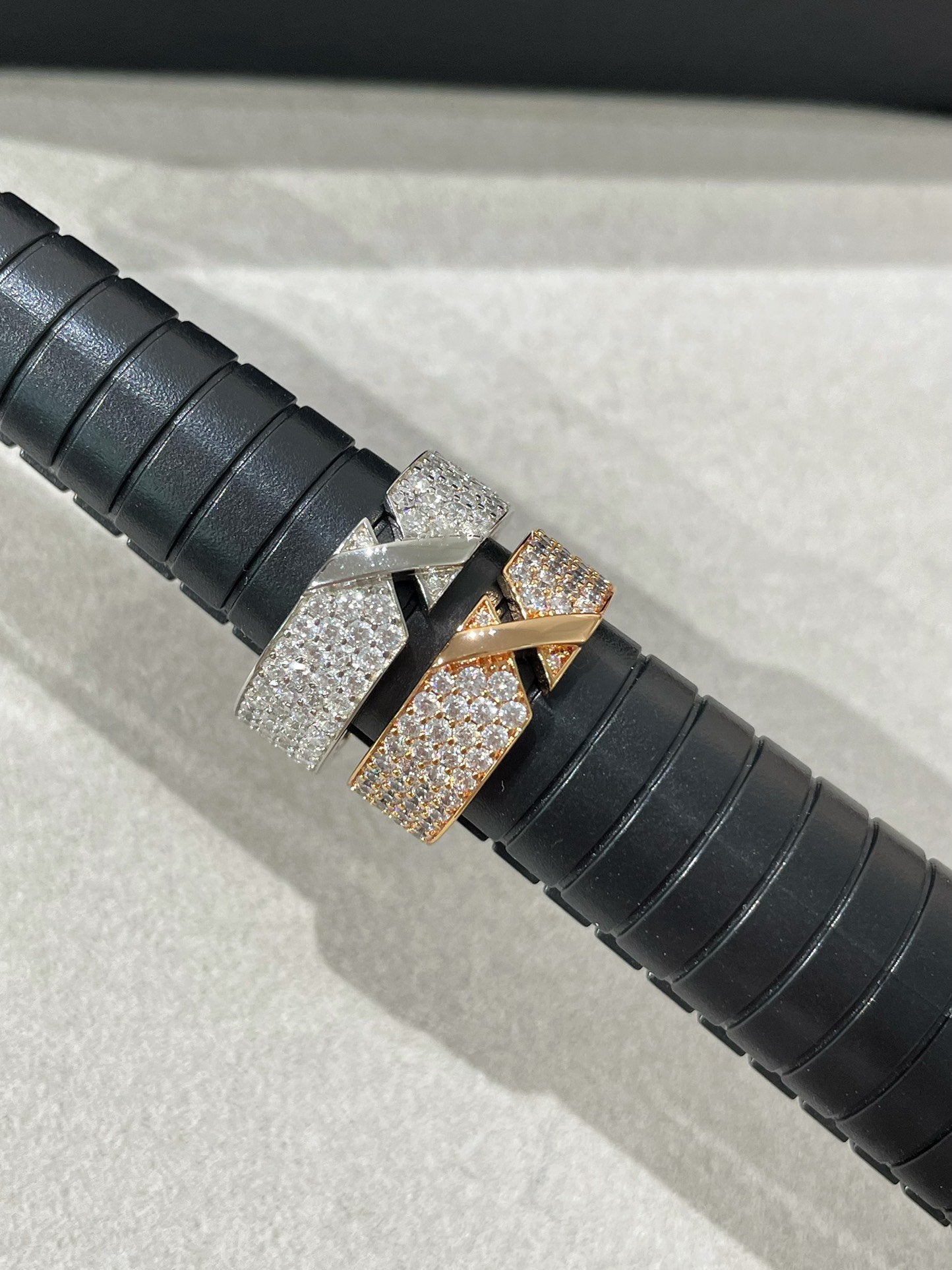 [Panda Jewelry]LIENS EVIDENCE  DIAMOND PAVED RING
