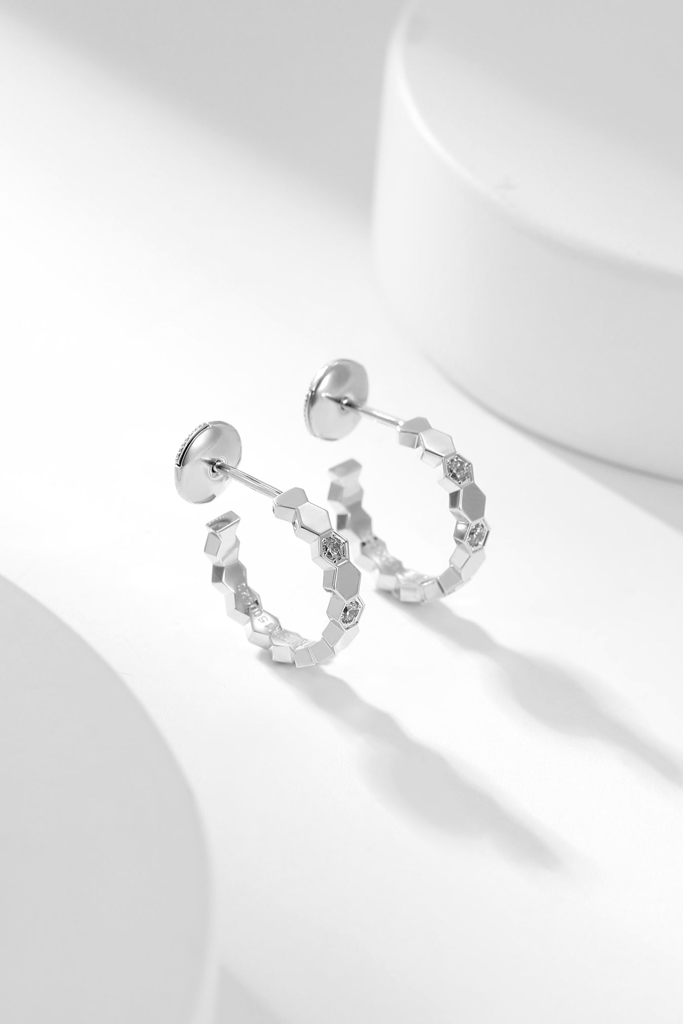 [Panda Jewelry]BEE LOVE DIAMOND HOOP EARRINGS