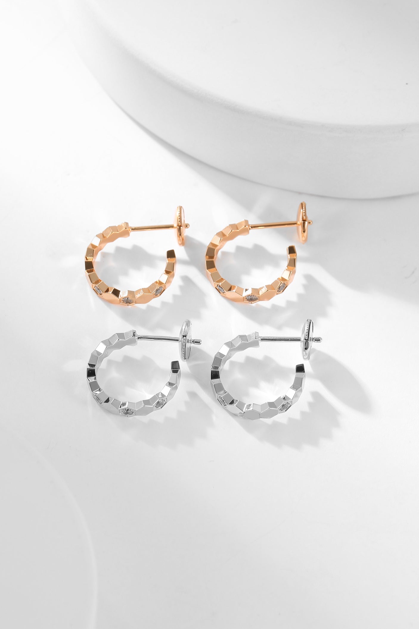 [Panda Jewelry]BEE LOVE DIAMOND HOOP EARRINGS