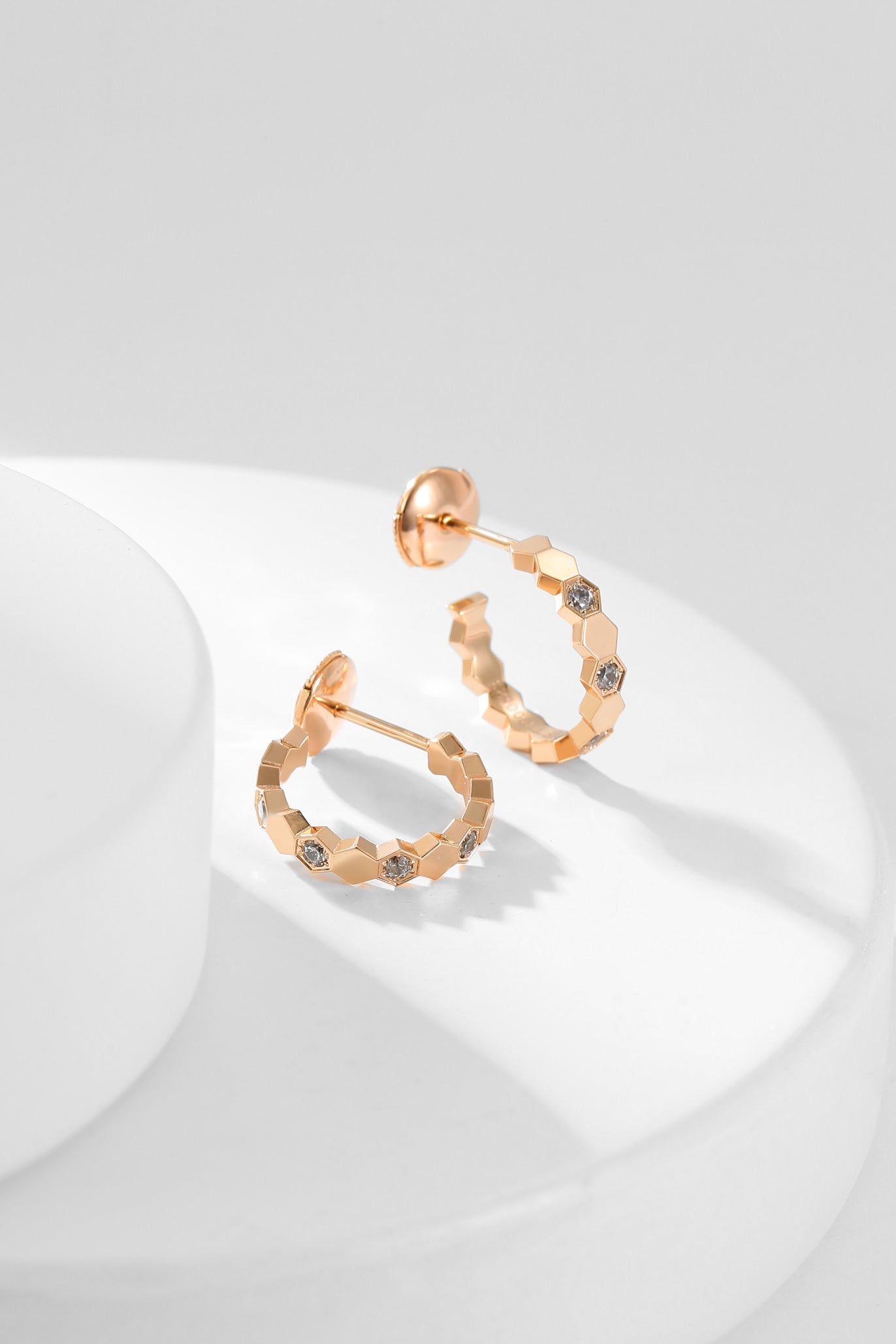 [Panda Jewelry]BEE LOVE DIAMOND HOOP EARRINGS
