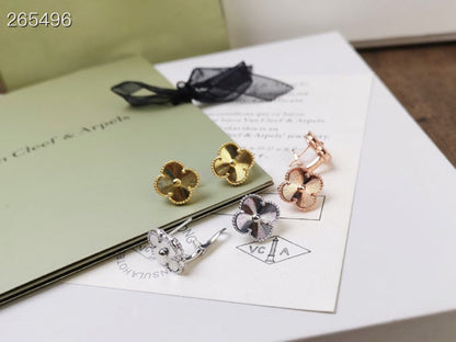 [Panda Jewelry]CLOVER MEDIUM STUD EARRINGS