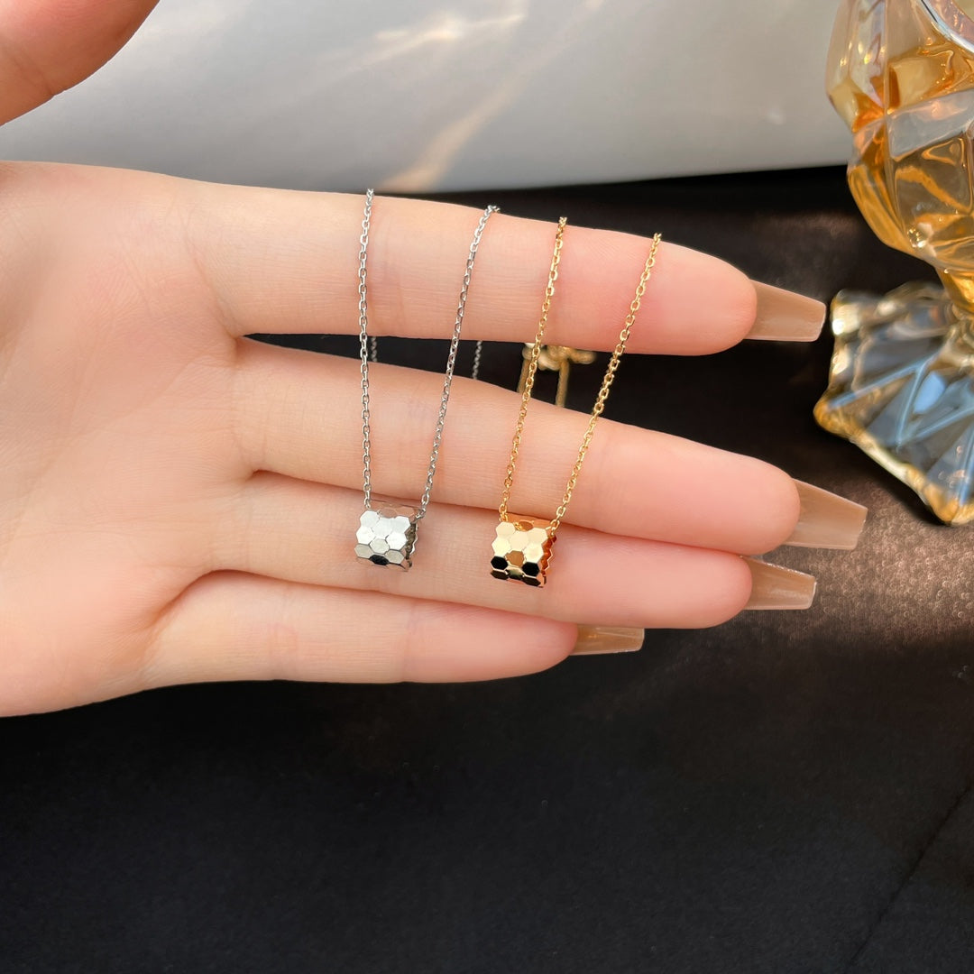 [Panda Jewelry]BEE MINI NECKLACE