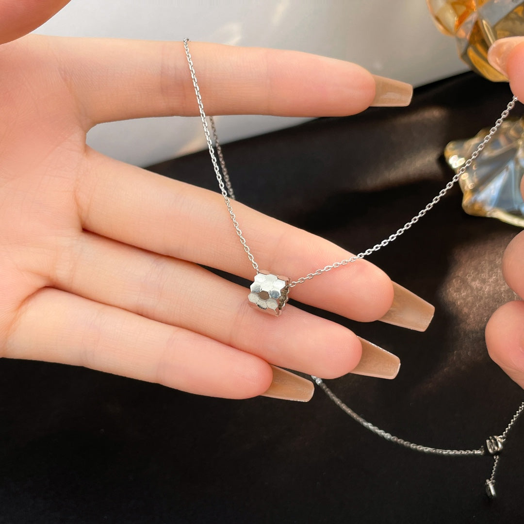 [Panda Jewelry]BEE MINI NECKLACE