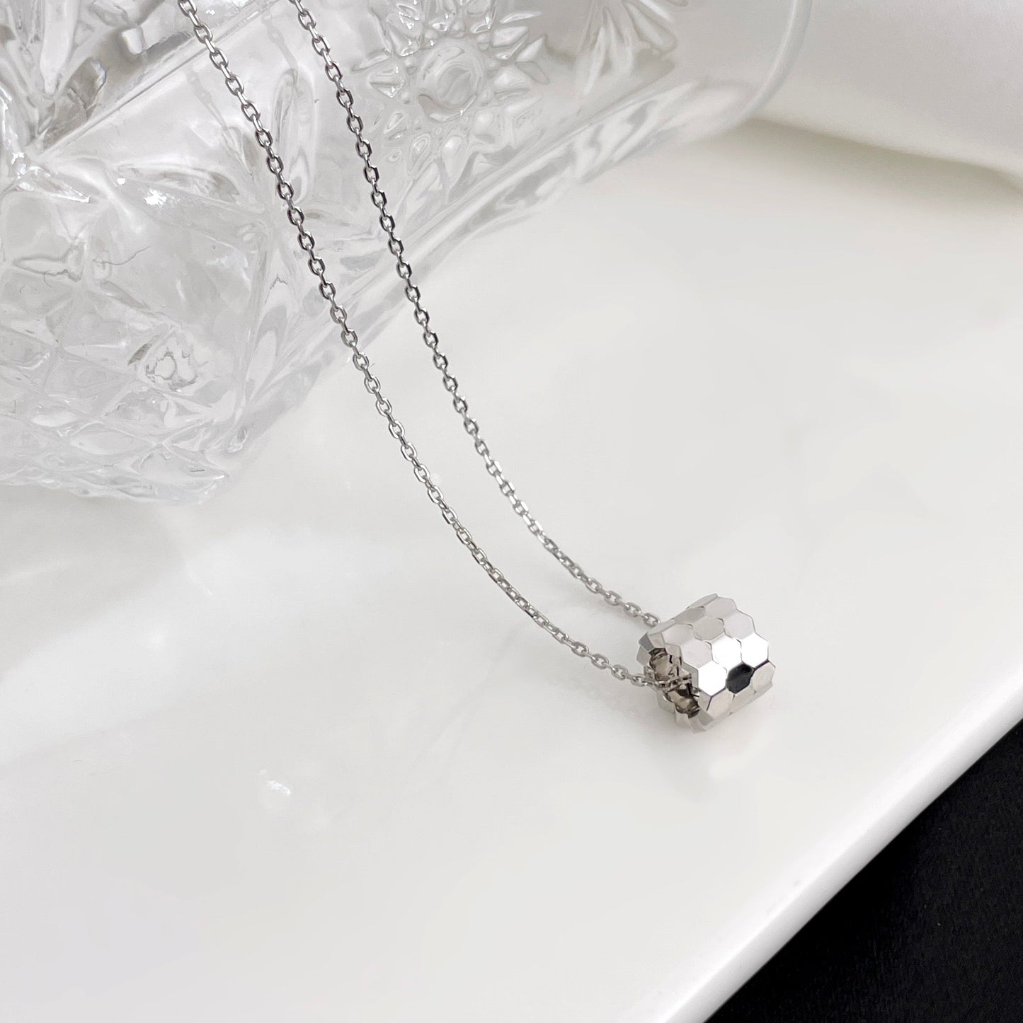 [Panda Jewelry]BEE MINI NECKLACE