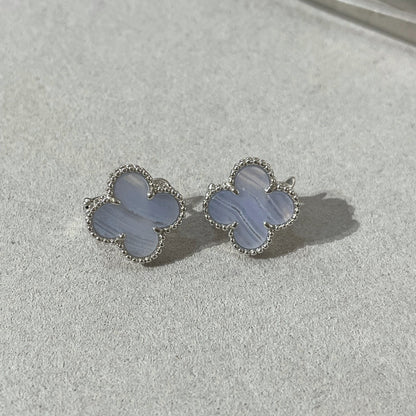 [Panda Jewelry]CLOVER CHALCEDONY SILVER STUD EARRINGS