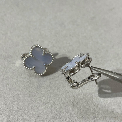 [Panda Jewelry]CLOVER CHALCEDONY SILVER STUD EARRINGS