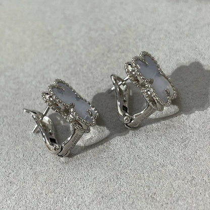 [Panda Jewelry]CLOVER CHALCEDONY SILVER STUD EARRINGS
