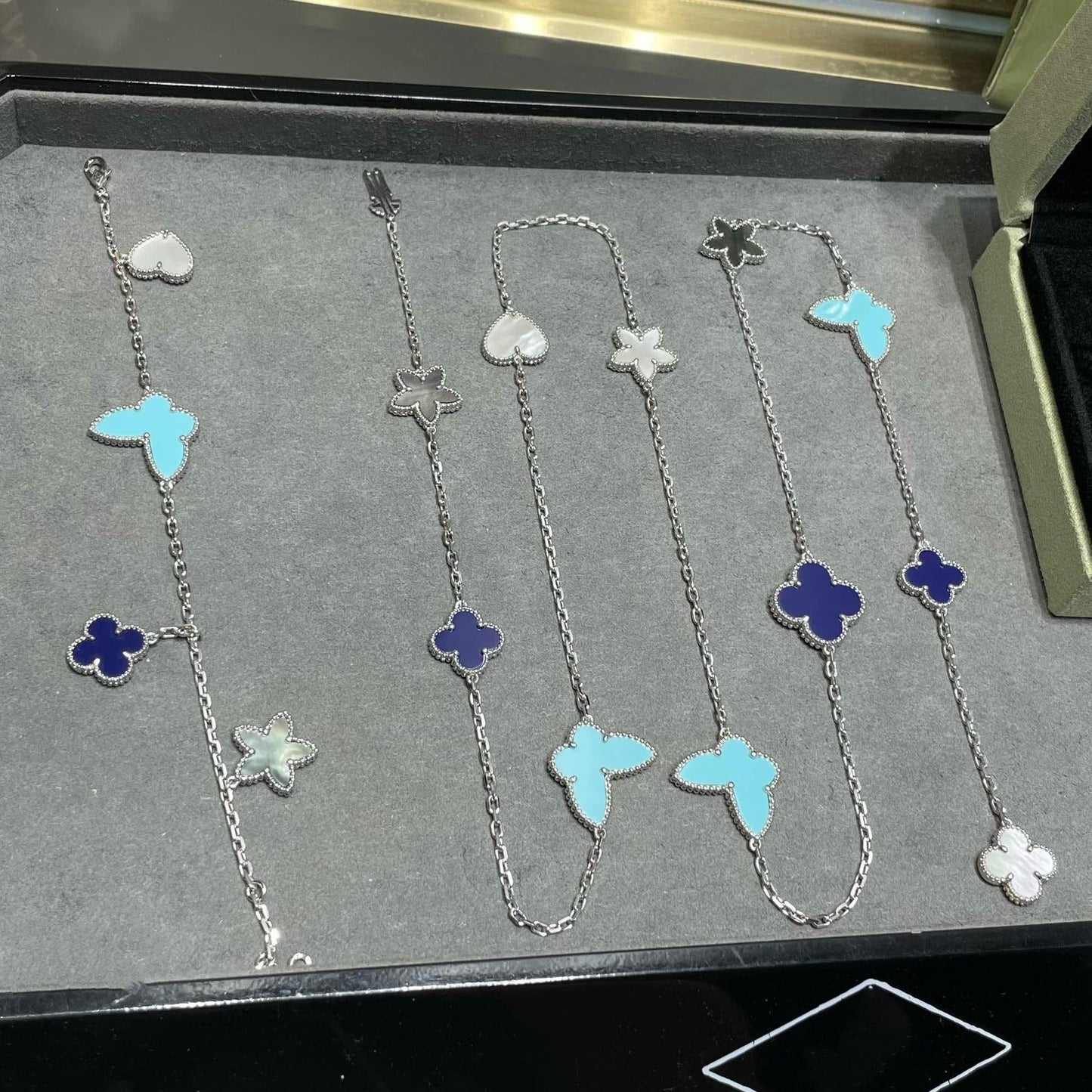 [Panda Jewelry]LUCKY CLOVER SILVER 11 MOTIF NECKLACE