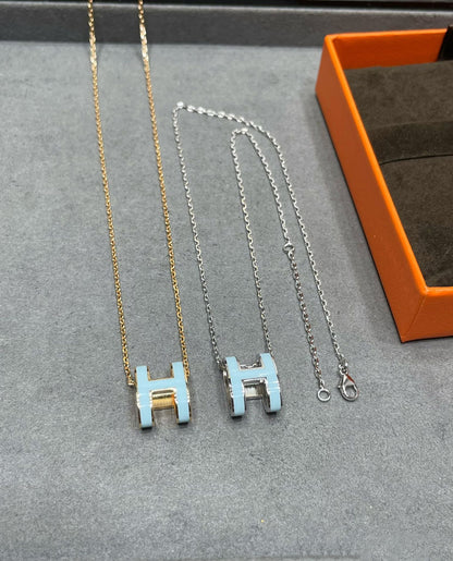 [Panda Jewelry]POP H SKY BLUE NECKLACE