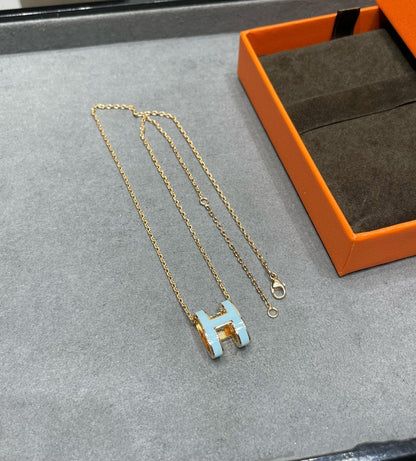 [Panda Jewelry]POP H SKY BLUE NECKLACE