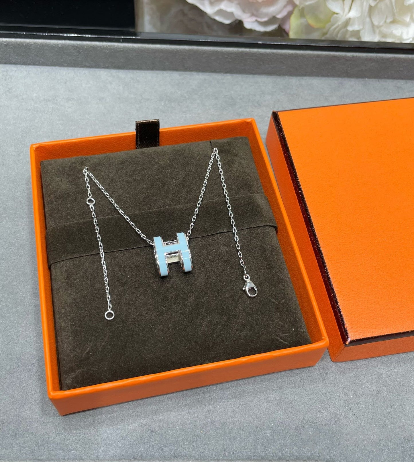 [Panda Jewelry]POP H SKY BLUE NECKLACE