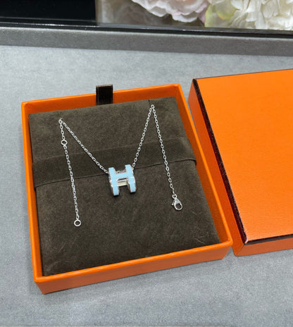 [Panda Jewelry]POP H SKY BLUE NECKLACE