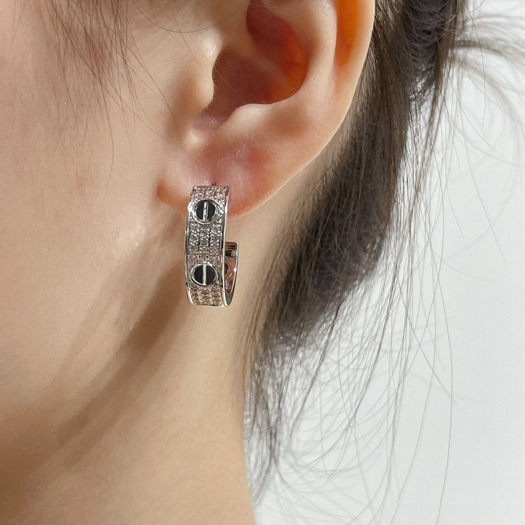 [Panda Jewelry]LOVE CERAMIC DIAMOND PAVED SILVER EARRINGS