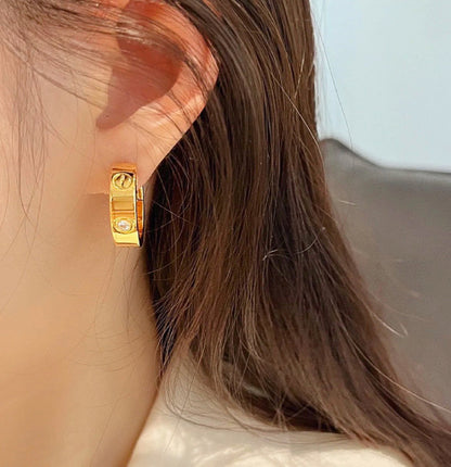 [Panda Jewelry]LOVE 5.5MM 1 DIAMOND EARRINGS