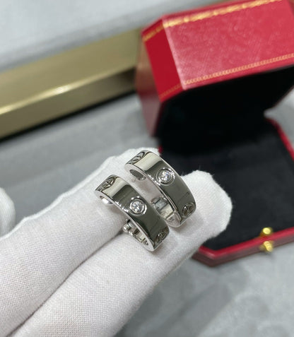 [Panda Jewelry]LOVE 5.5MM 1 DIAMOND EARRINGS