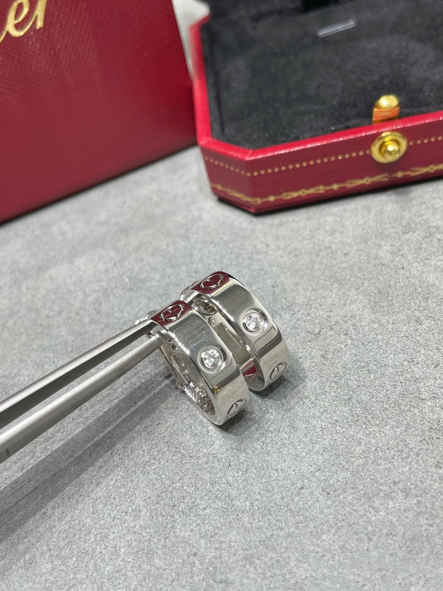 [Panda Jewelry]LOVE 5.5MM 1 DIAMOND EARRINGS