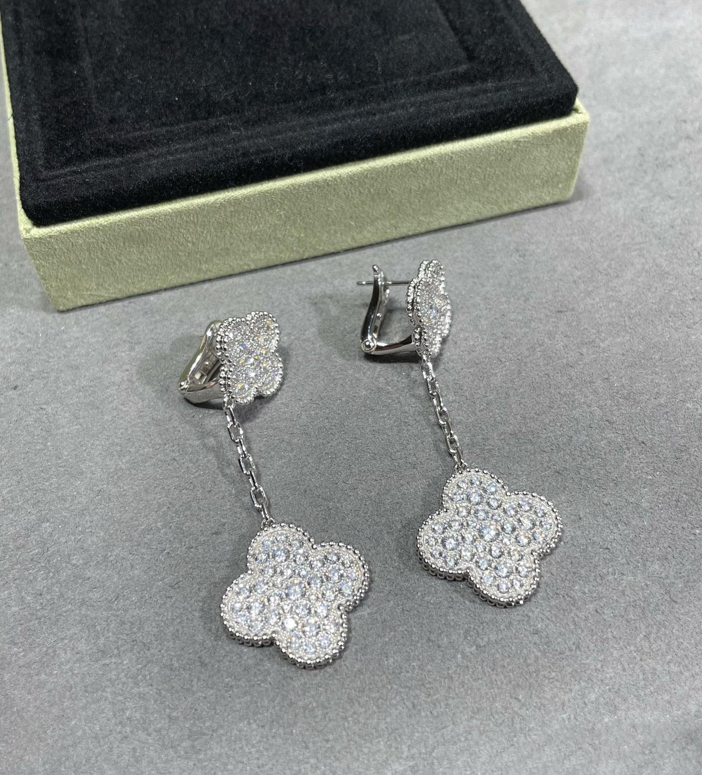 [Panda Jewelry]CLOVER 2 MOTIFS DIAMOND PAVED SILVER EARRINGS