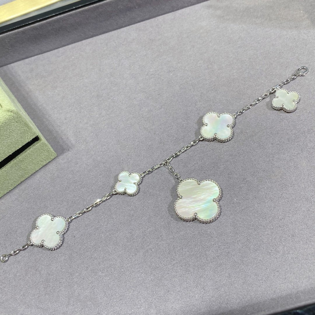 [Panda Jewelry]CLOVER 5 MOTIF WHITE MOP SILVER BRACELET