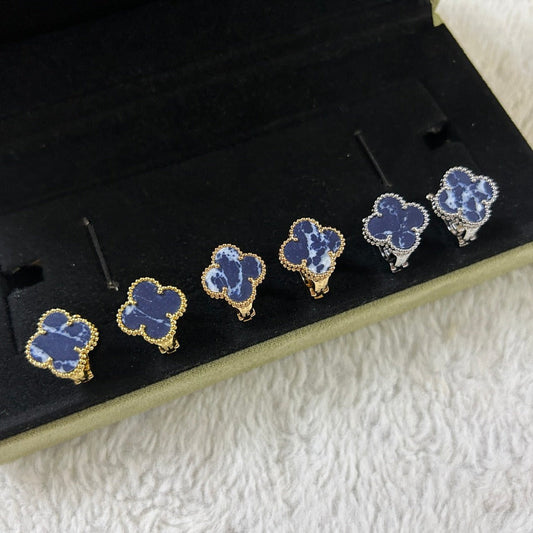 [Panda Jewelry]CLOVER PIETERSITE MEDIUM STUD EARRINGS