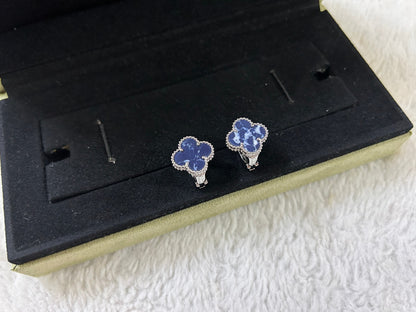 [Panda Jewelry]CLOVER PIETERSITE MEDIUM STUD EARRINGS