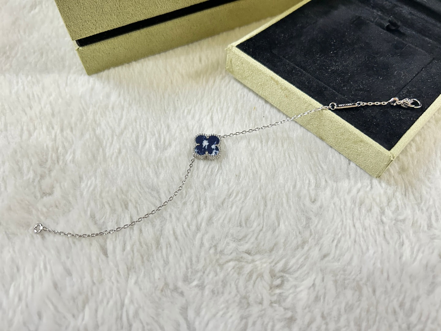 [Panda Jewelry]CLOVER 1 MOTIF PIETERSITE BRACELET