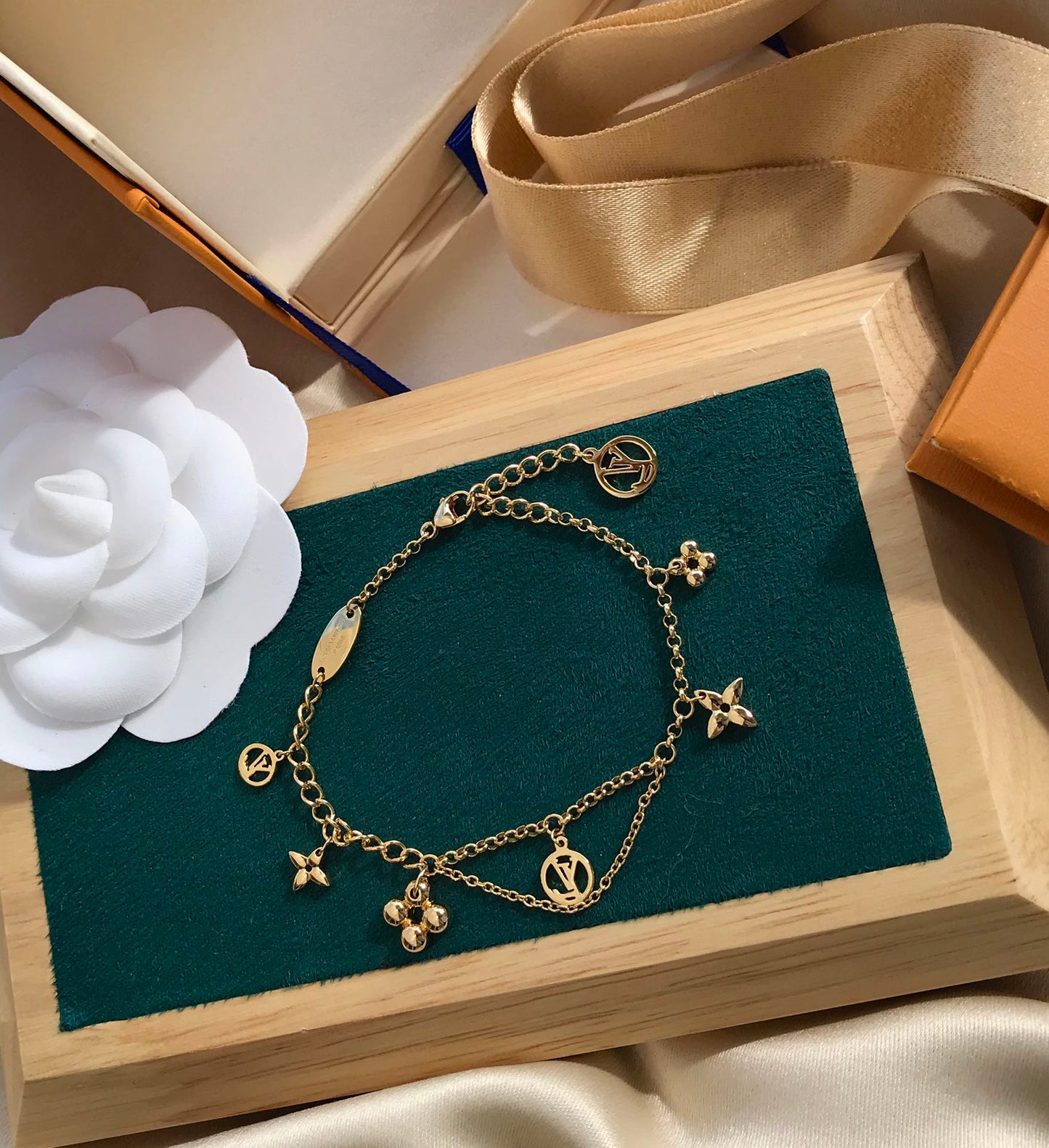[Panda Jewelry]BLOOMING PINK GOLD MOP BRACELET
