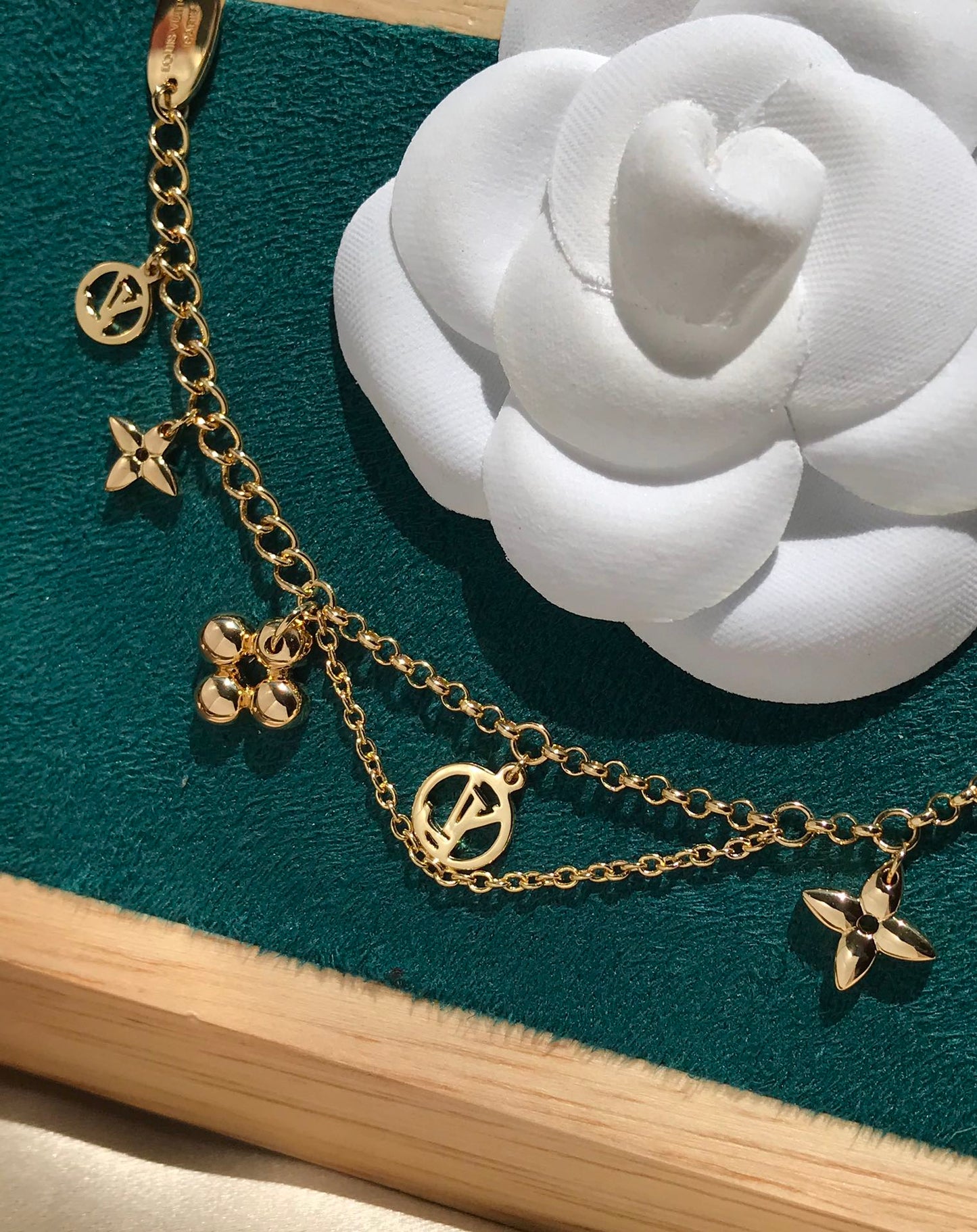 [Panda Jewelry]BLOOMING PINK GOLD MOP BRACELET