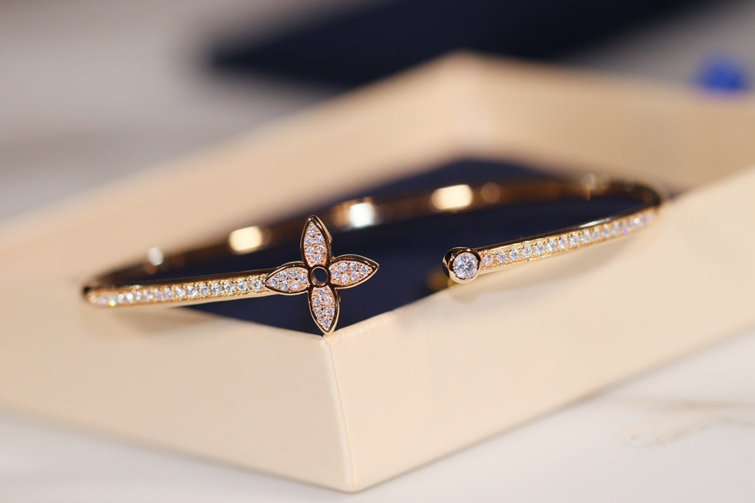 [Panda Jewelry]IDYLLE GOLD OPEN BRACELET DIAMOND PAVED