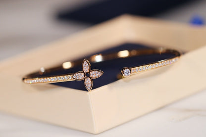 [Panda Jewelry]IDYLLE GOLD OPEN BRACELET DIAMOND PAVED