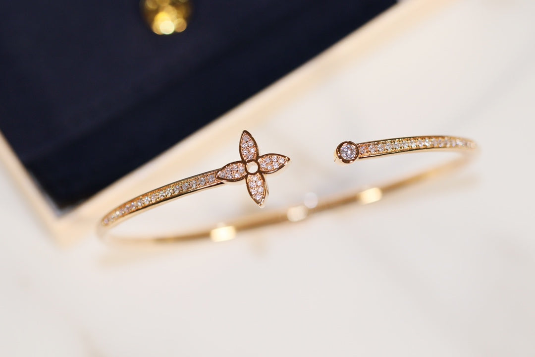 [Panda Jewelry]IDYLLE GOLD OPEN BRACELET DIAMOND PAVED