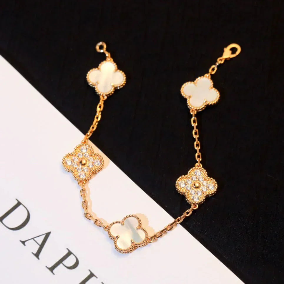[Panda Jewelry]CLOVER WHITE PEARL MOP 5 MOTIF BRACELET COLLECTION