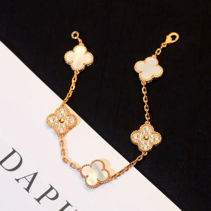 [Panda Jewelry]CLOVER WHITE PEARL MOP 5 MOTIF BRACELET COLLECTION