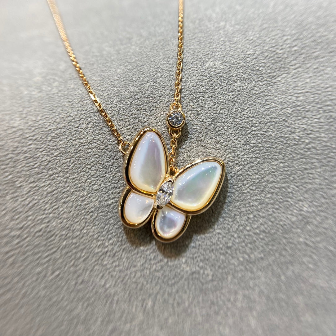 [Panda Jewelry]BUTTERFLY MOP DIAMOND NECKLACE