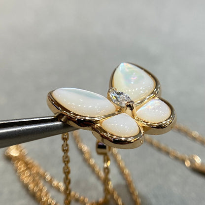 [Panda Jewelry]BUTTERFLY MOP DIAMOND NECKLACE