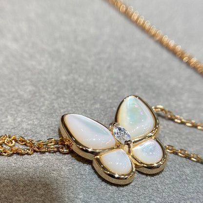 [Panda Jewelry]BUTTERFLY MOP DIAMOND NECKLACE