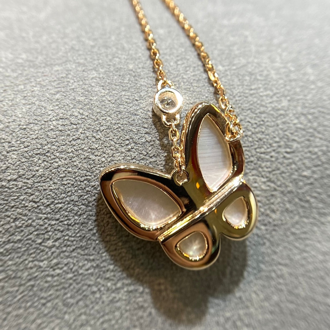 [Panda Jewelry]BUTTERFLY MOP DIAMOND NECKLACE