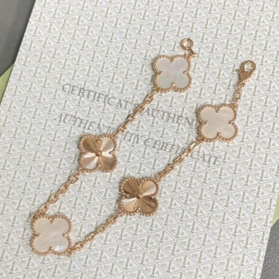[Panda Jewelry]CLOVER WHITE PEARL MOP 5 MOTIF BRACELET COLLECTION