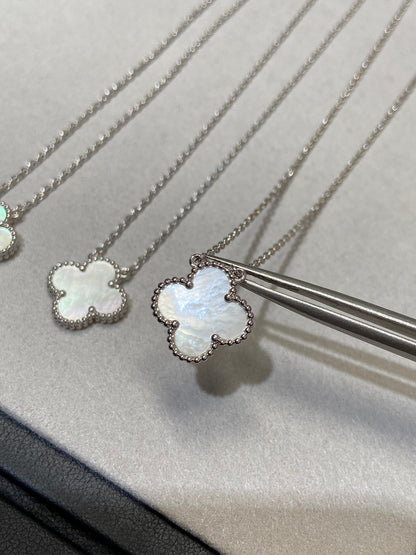 [Panda Jewelry]CLOVER MEDIUM SILVER WHITE MOP NECKLACE