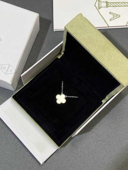[Panda Jewelry]CLOVER MEDIUM SILVER WHITE MOP NECKLACE