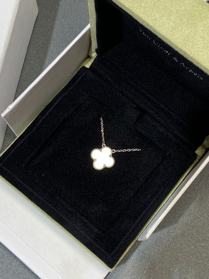 [Panda Jewelry]CLOVER MEDIUM SILVER WHITE MOP NECKLACE
