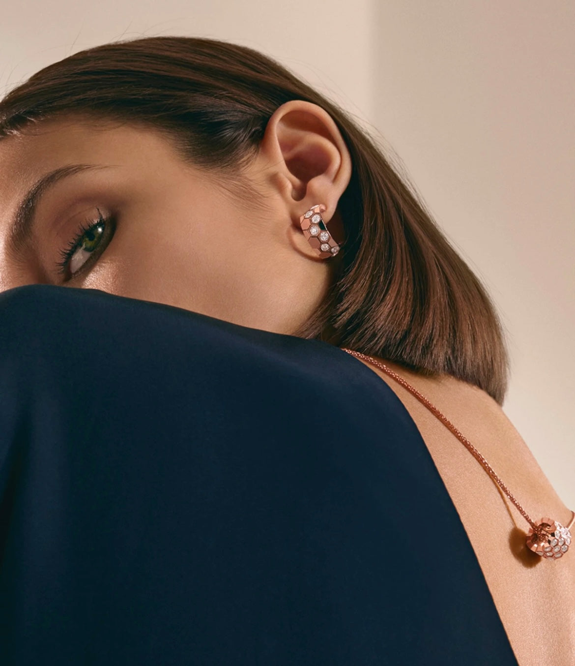 [Panda Jewelry]BEE LOVE DIAMOND HOOP EARRINGS