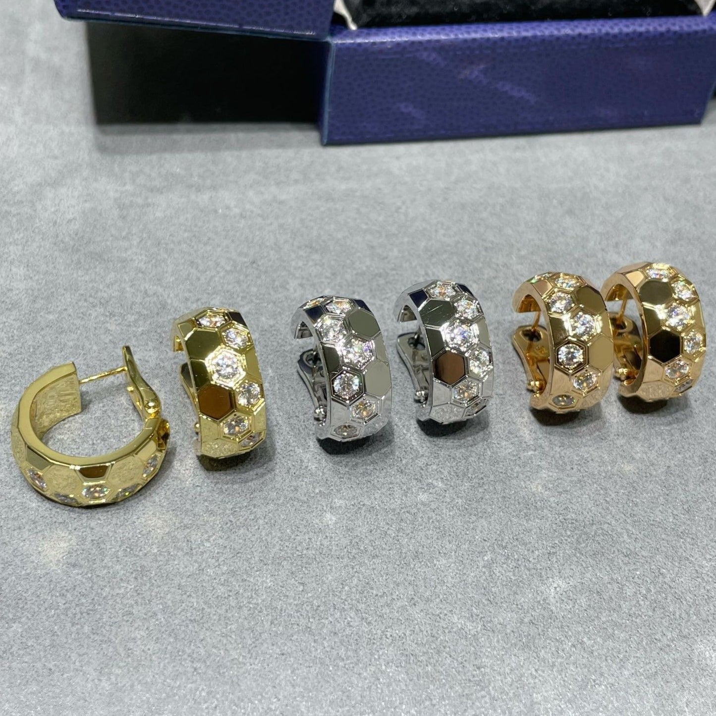 [Panda Jewelry]BEE LOVE DIAMOND HOOP EARRINGS