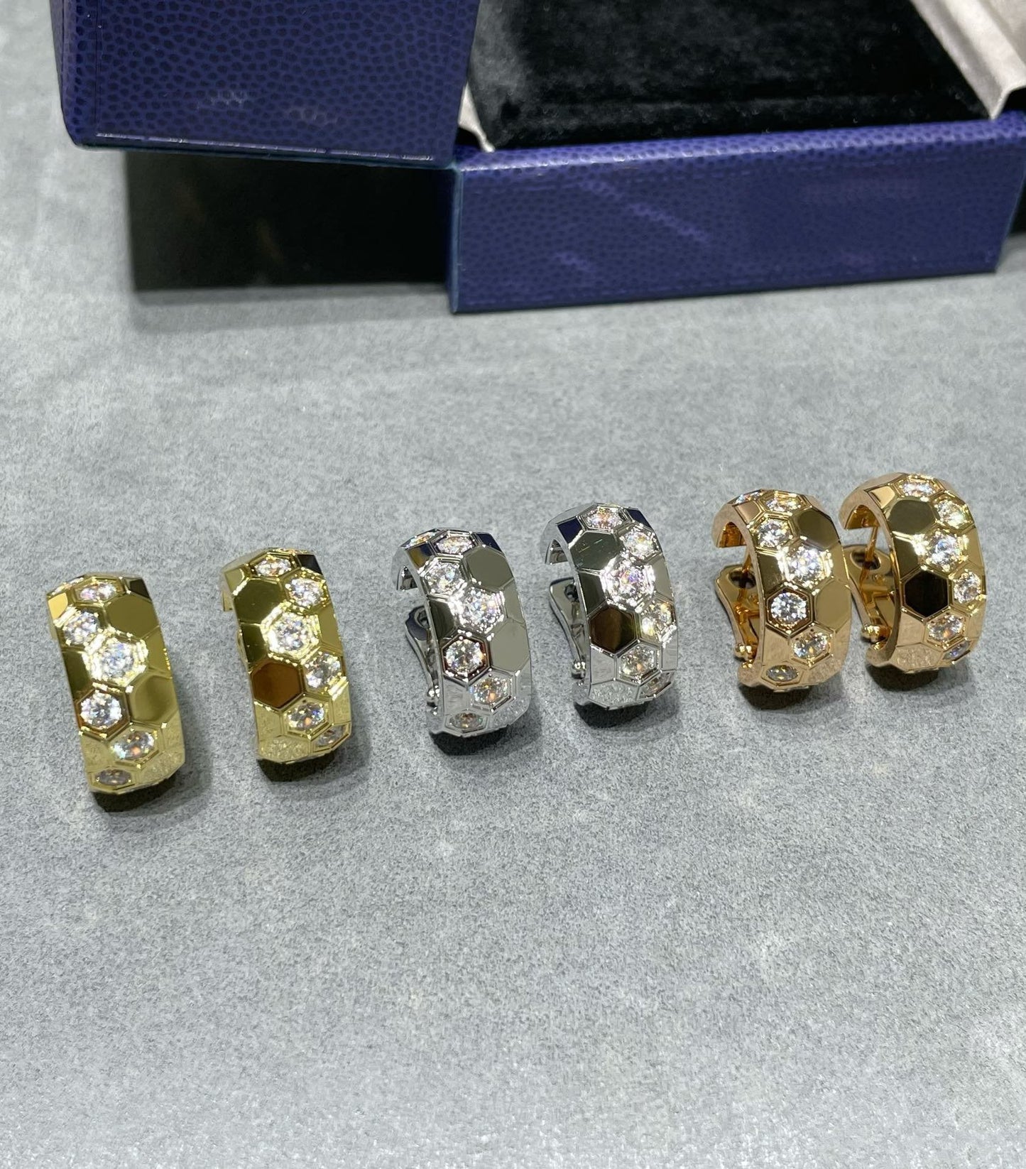 [Panda Jewelry]BEE LOVE DIAMOND HOOP EARRINGS