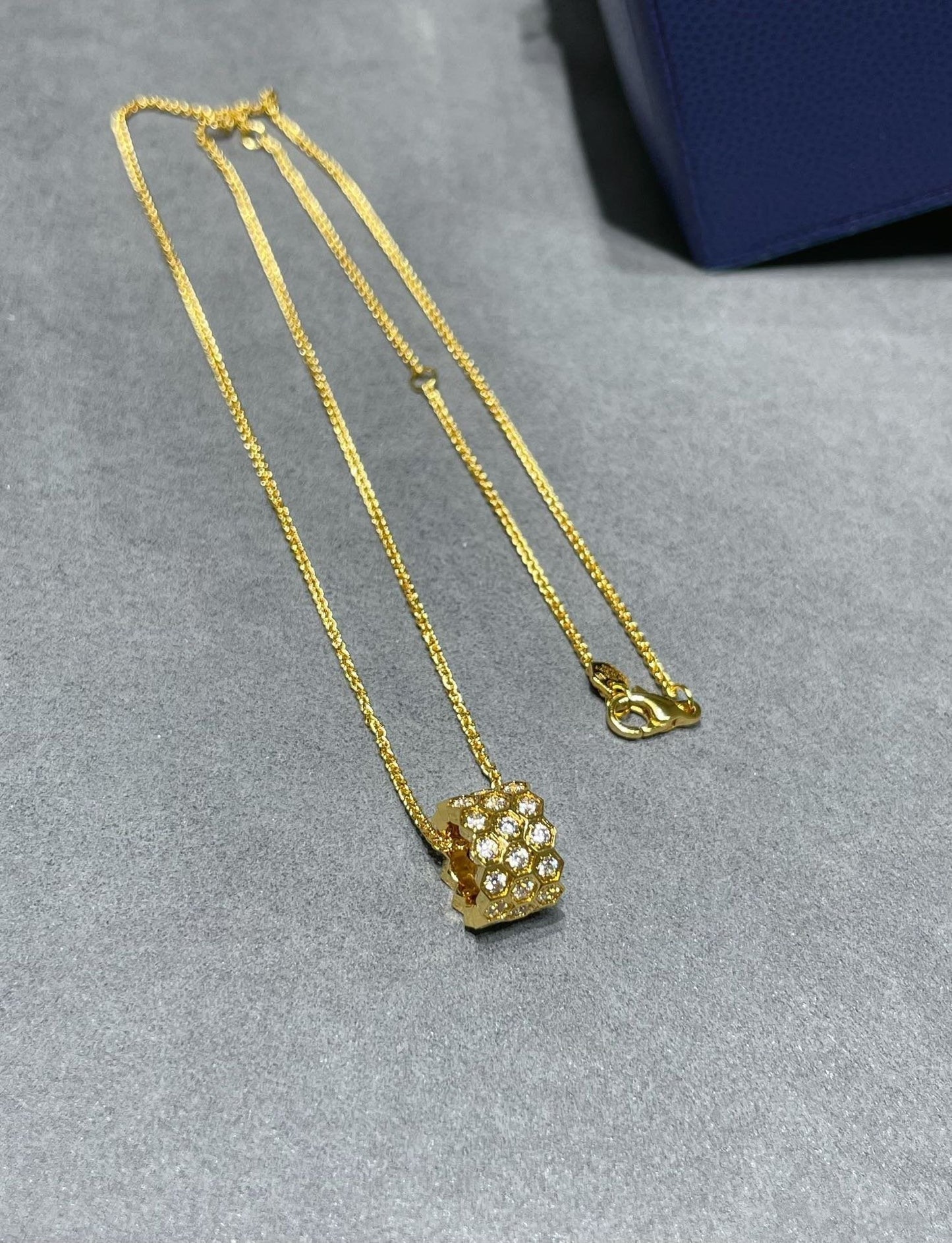 [Panda Jewelry]BEE LOVE DIAMOND PAVED 3 ROW NECKLACE