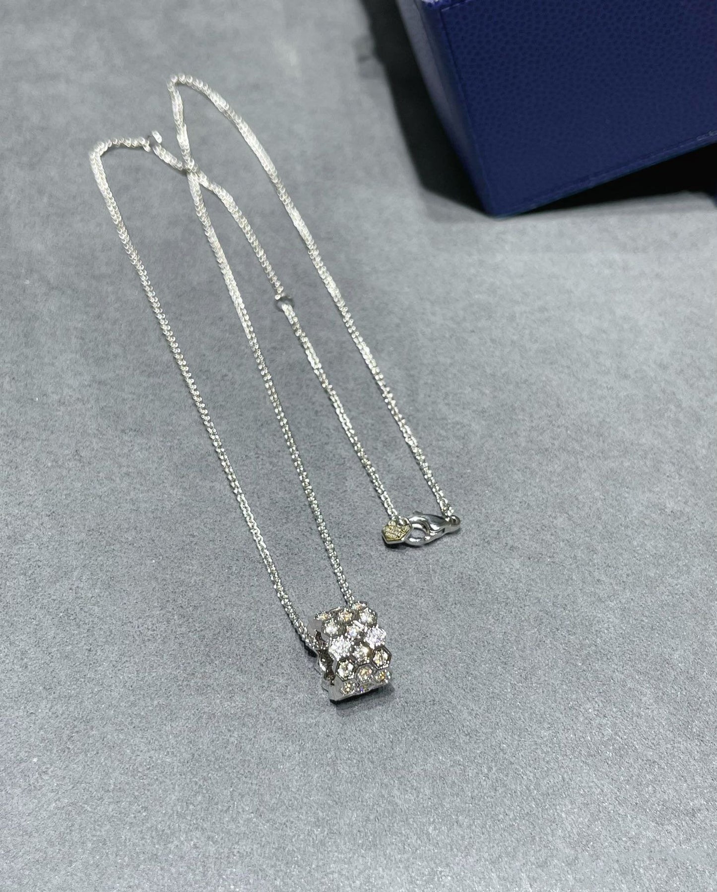[Panda Jewelry]BEE LOVE DIAMOND PAVED 3 ROW NECKLACE