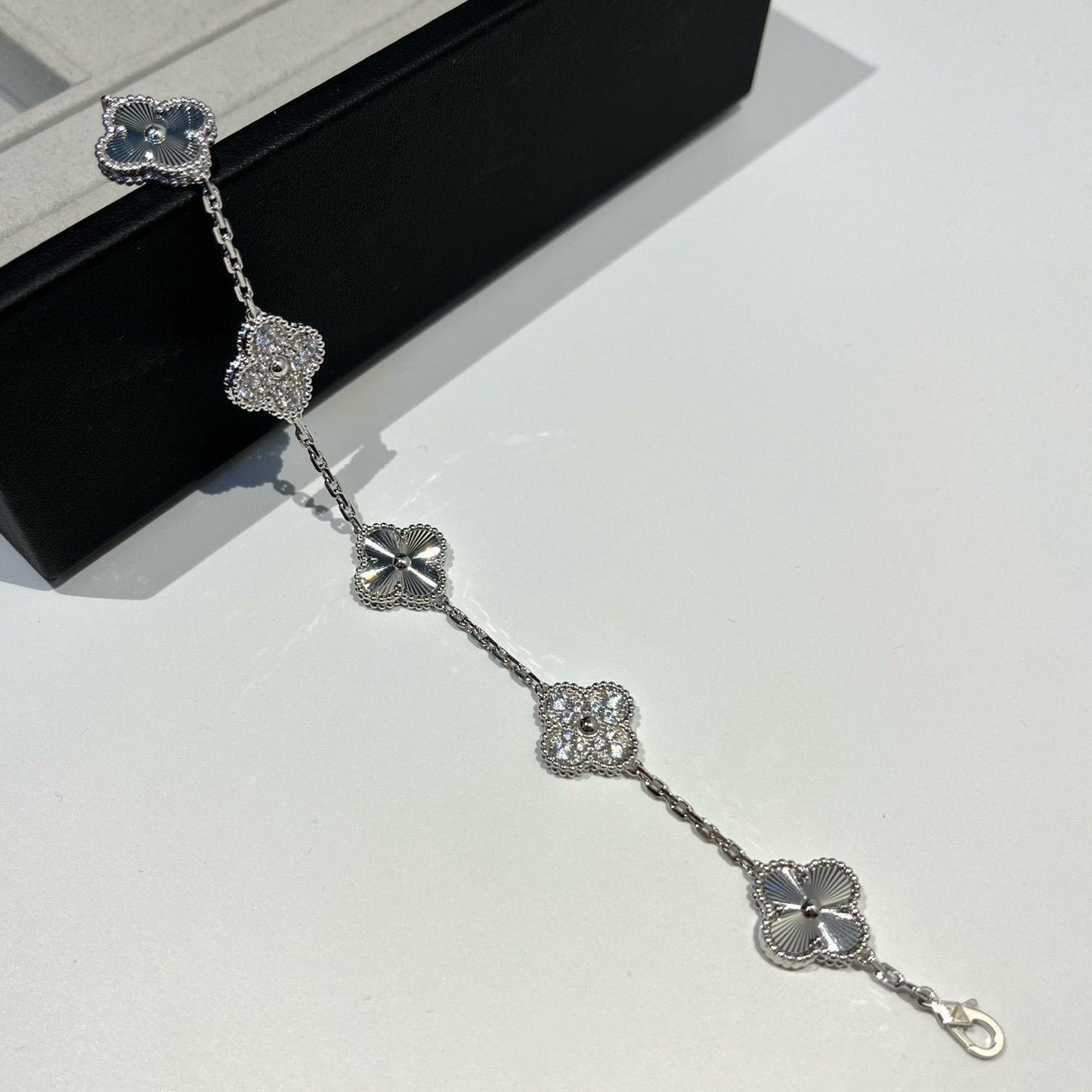 [Panda Jewelry] CLOVER 5 MOTIF LASER BRACELET COLLECTION