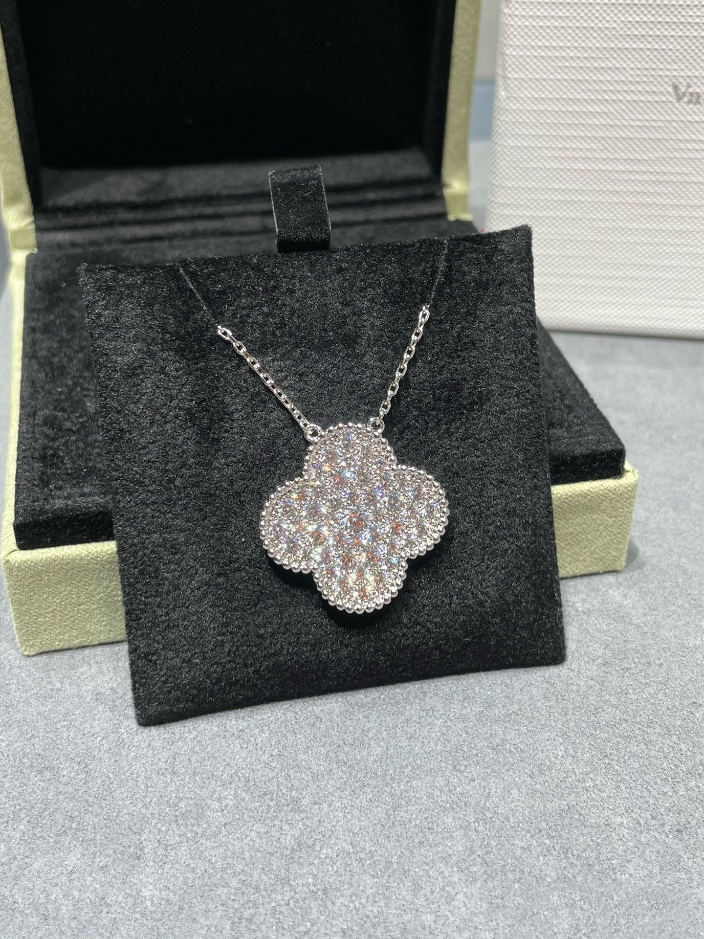 [Panda Jewelry]CLOVER 25MM LARGE PENDANT DIAMOND PAVED SILVER NECKLACE
