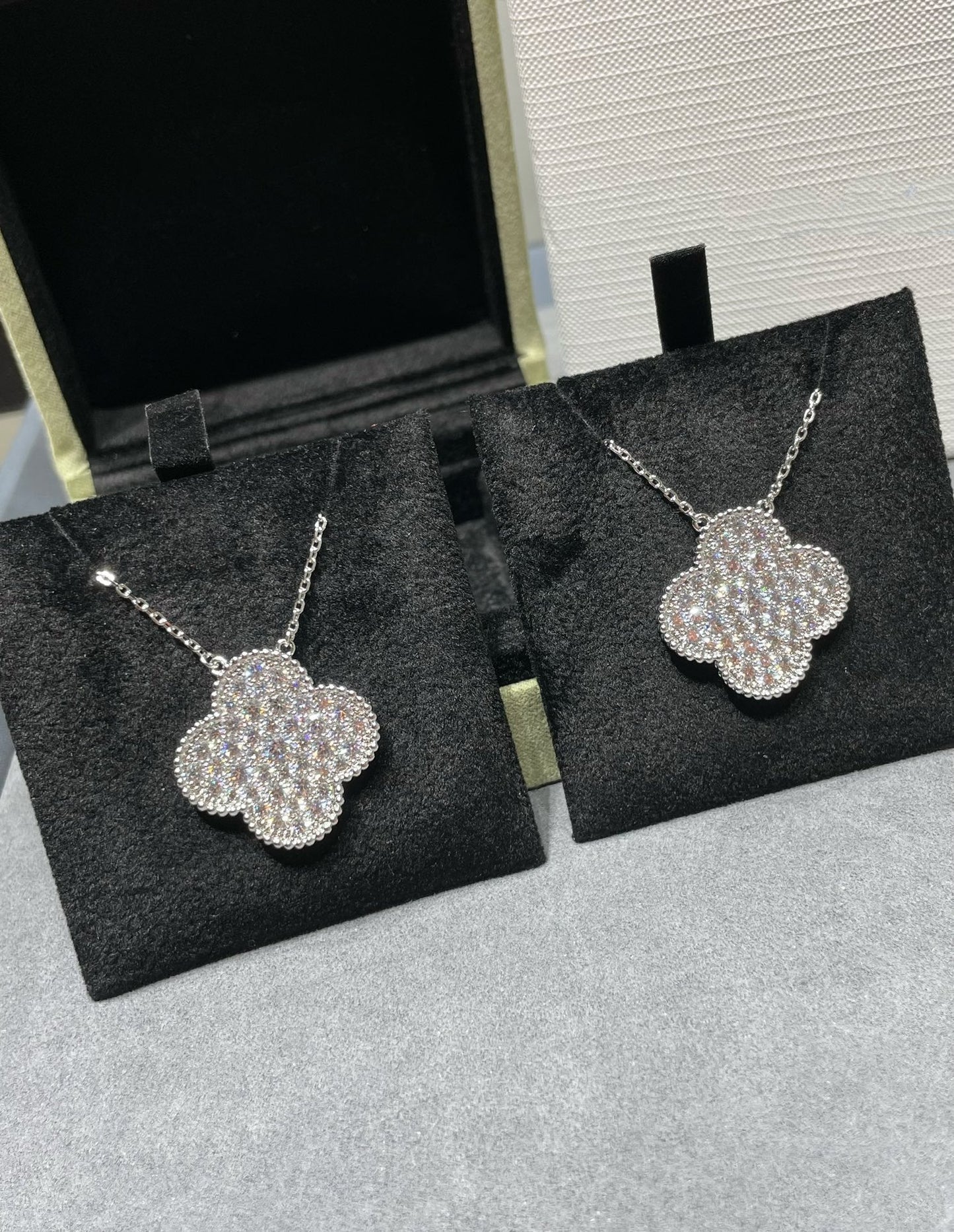 [Panda Jewelry]CLOVER 25MM LARGE PENDANT DIAMOND PAVED SILVER NECKLACE